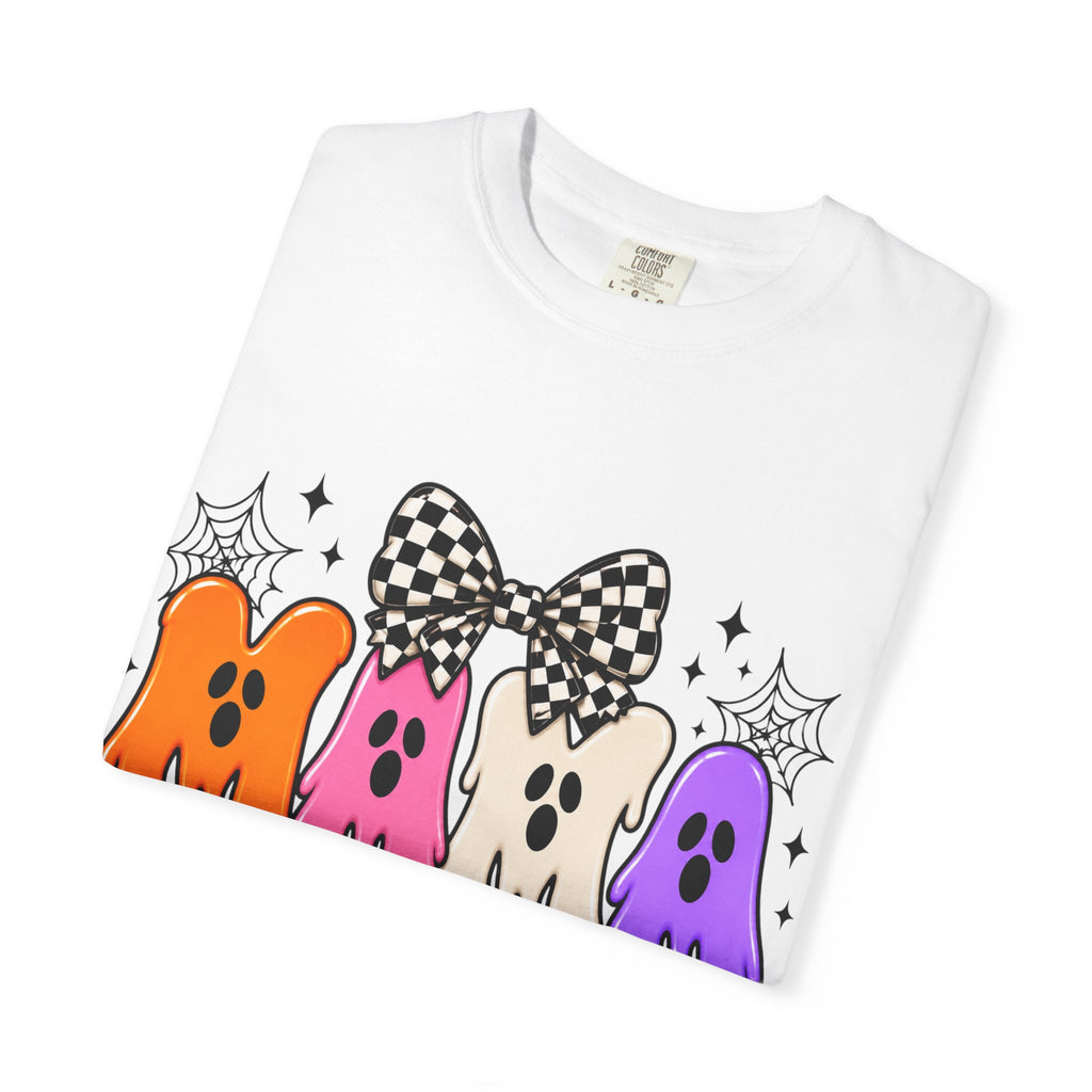 Mama Ghosts Halloween T-Shirt — Cute Spooky Mom Tee with Pumpkins